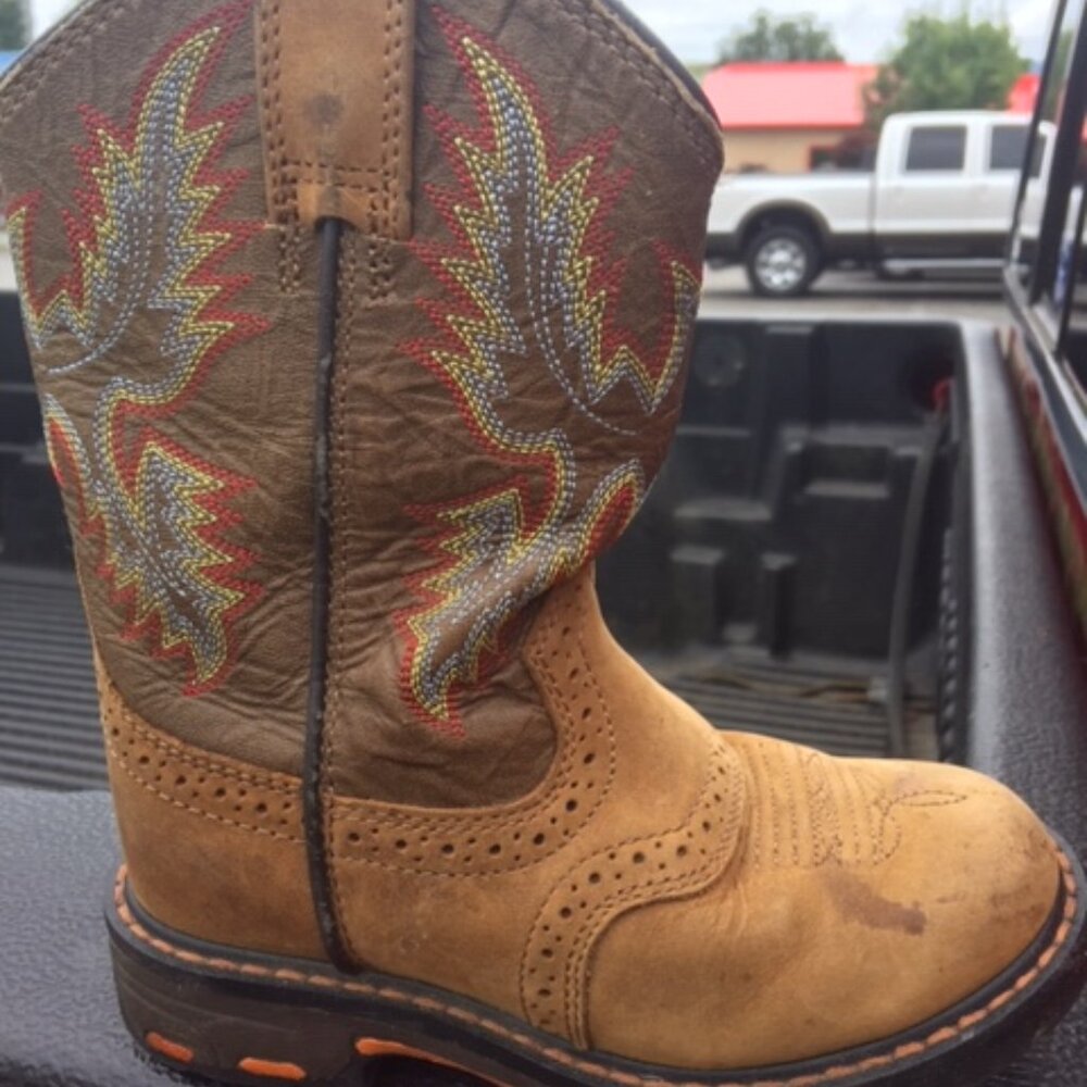 Ariat Kids Boots in Brown and Tan